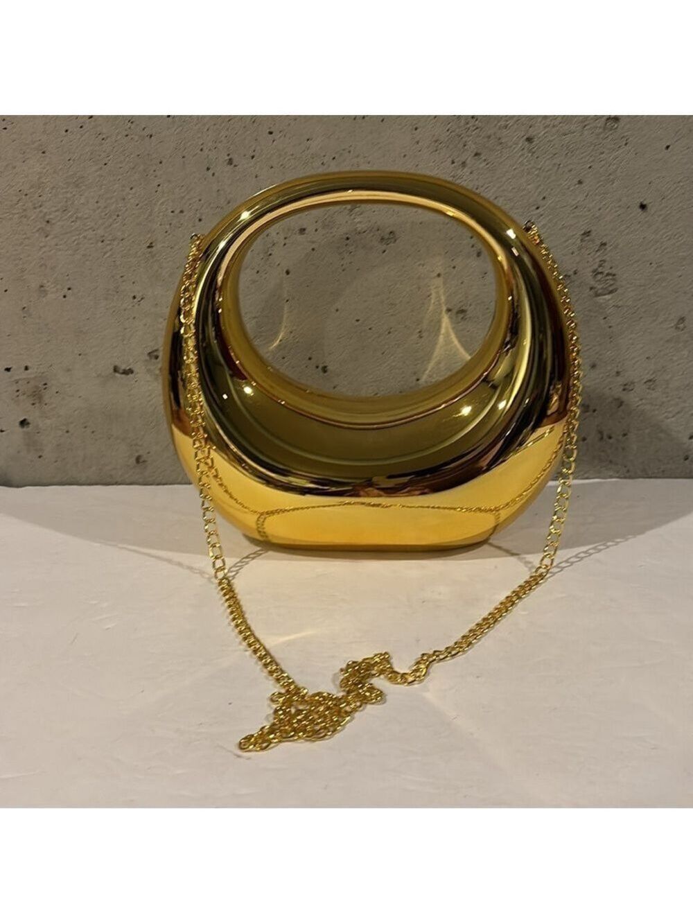Gold Metallic Moon-Shaped Handbag With Detachable Strap - Picture 5 of 5
